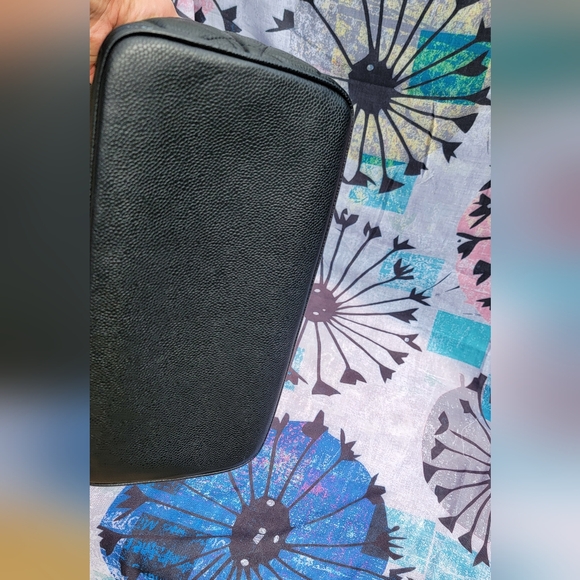 CHANEL Medallion Black Quilted Caviar Leathet Tote - Picture 10 of 16